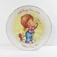 Avon 1982 Mothers Day Plate Titled Little Things